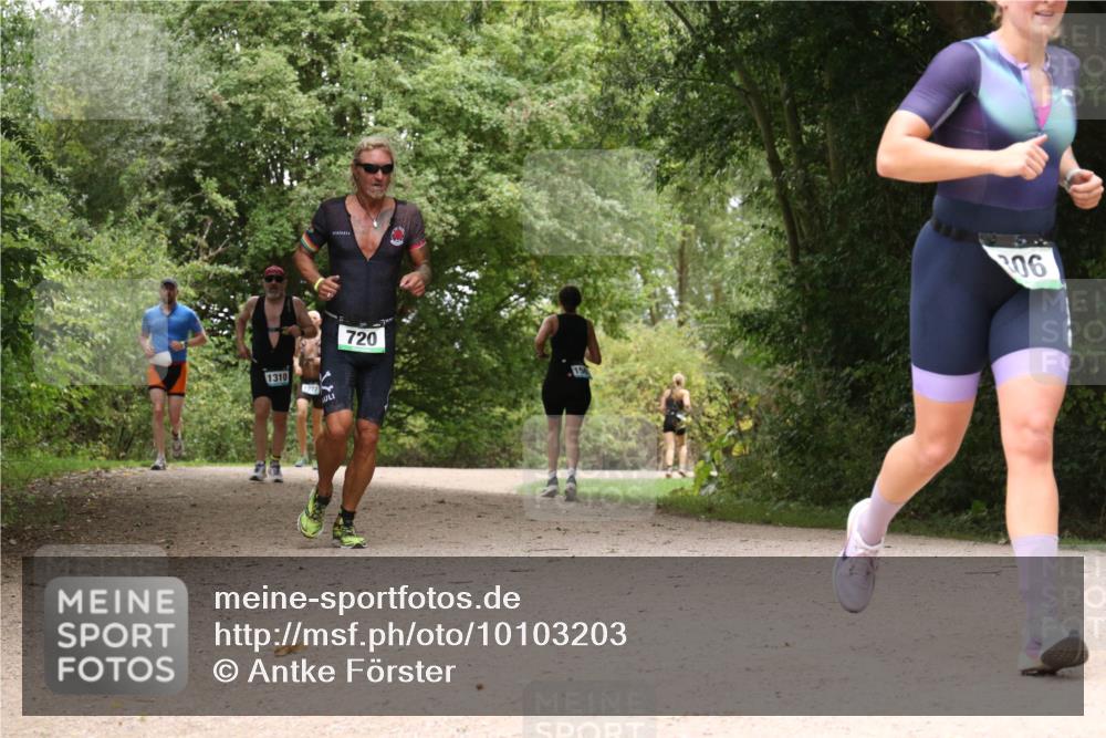 30.08.2026 - Elbe Triathlon Hamburg Antke Förster http://msf.ph/oto/10103203 30.08.2026 11:39:07 Laufen 1310, 720, 06 meine-sportfotos.de