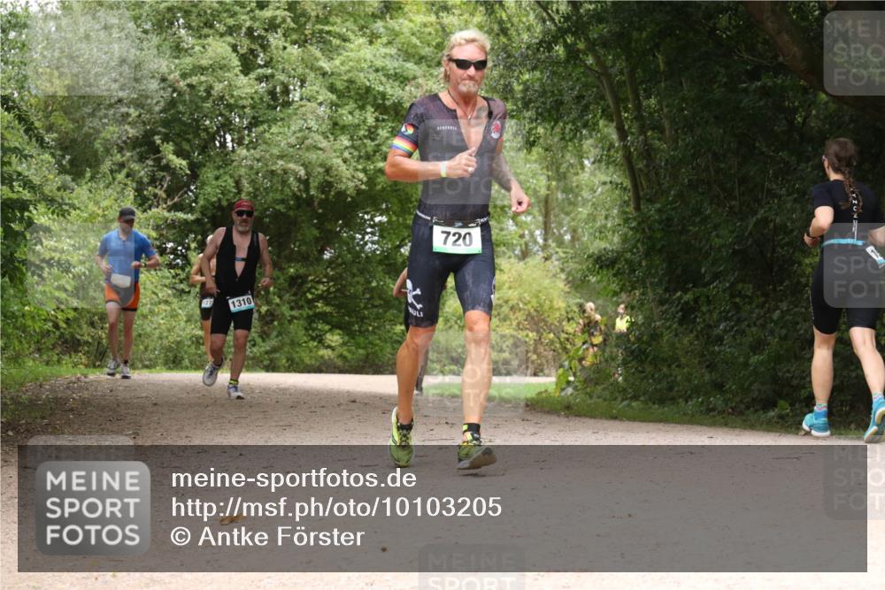 30.08.2026 - Elbe Triathlon Hamburg Antke Förster http://msf.ph/oto/10103205 30.08.2026 11:39:08 Laufen 127, 1310, 720 meine-sportfotos.de