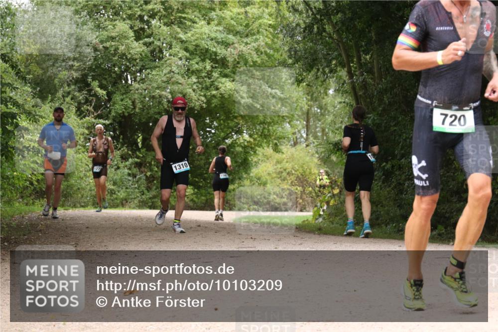 30.08.2026 - Elbe Triathlon Hamburg Antke Förster http://msf.ph/oto/10103209 30.08.2026 11:39:10 Laufen 1272, 1310, 720 meine-sportfotos.de