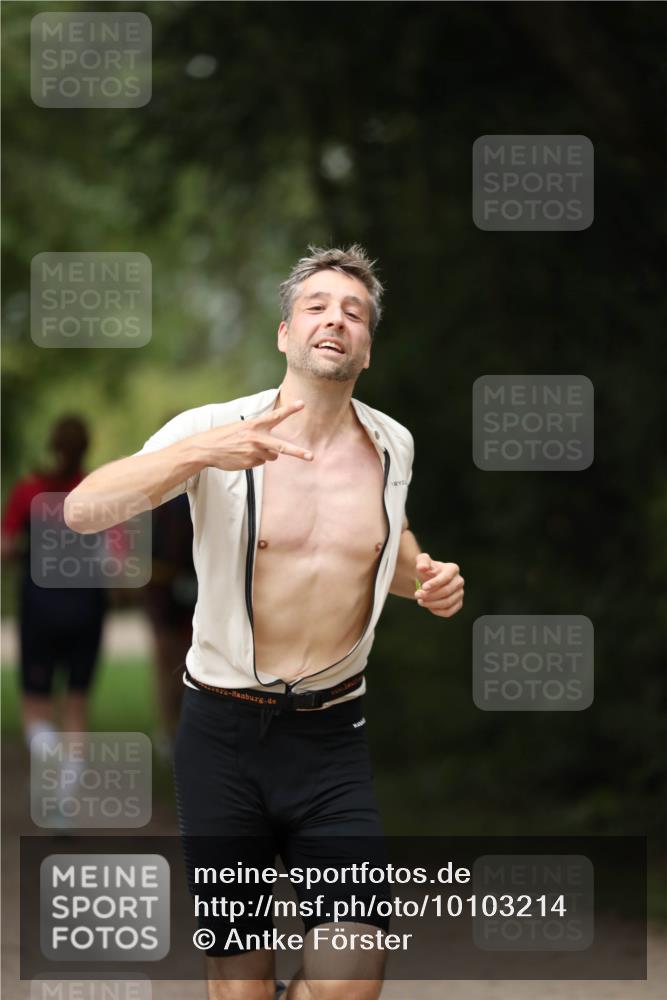 30.08.2026 - Elbe Triathlon Hamburg Antke Förster http://msf.ph/oto/10103214 30.08.2026 11:35:46 Laufen  meine-sportfotos.de