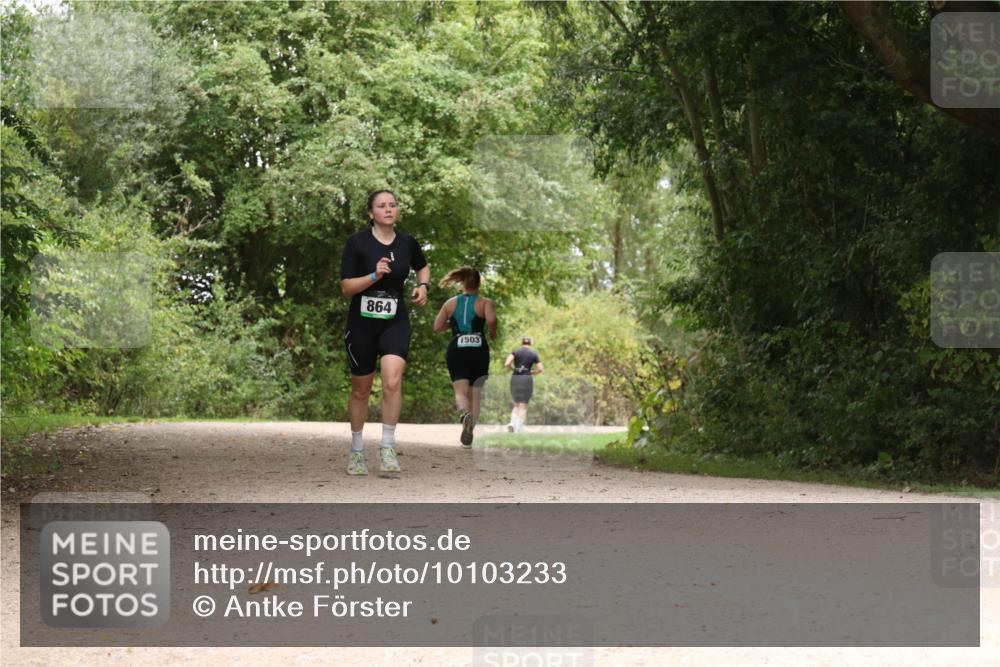 30.08.2026 - Elbe Triathlon Hamburg Antke Förster http://msf.ph/oto/10103233 30.08.2026 11:39:29 Laufen 864, 1503 meine-sportfotos.de
