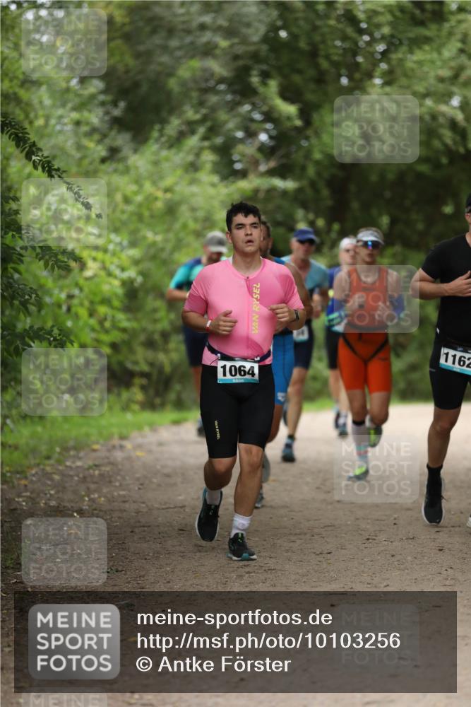 30.08.2026 - Elbe Triathlon Hamburg Antke Förster http://msf.ph/oto/10103256 30.08.2026 11:36:10 Laufen 1064, 1162 meine-sportfotos.de