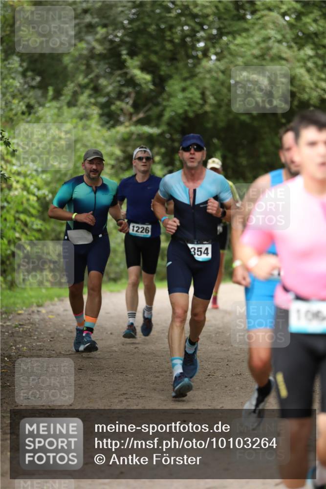30.08.2026 - Elbe Triathlon Hamburg Antke Förster http://msf.ph/oto/10103264 30.08.2026 11:36:13 Laufen 1226, 354, 106 meine-sportfotos.de