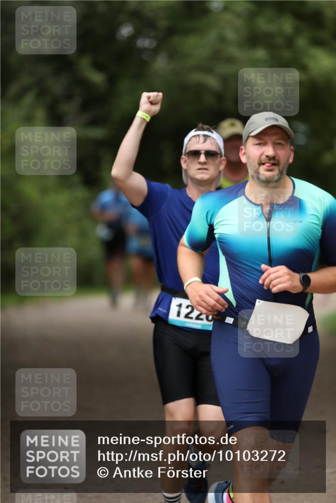 30.08.2026 - Elbe Triathlon Hamburg Antke Förster http://msf.ph/oto/10103272 30.08.2026 11:36:19 Laufen 1220, 100 meine-sportfotos.de