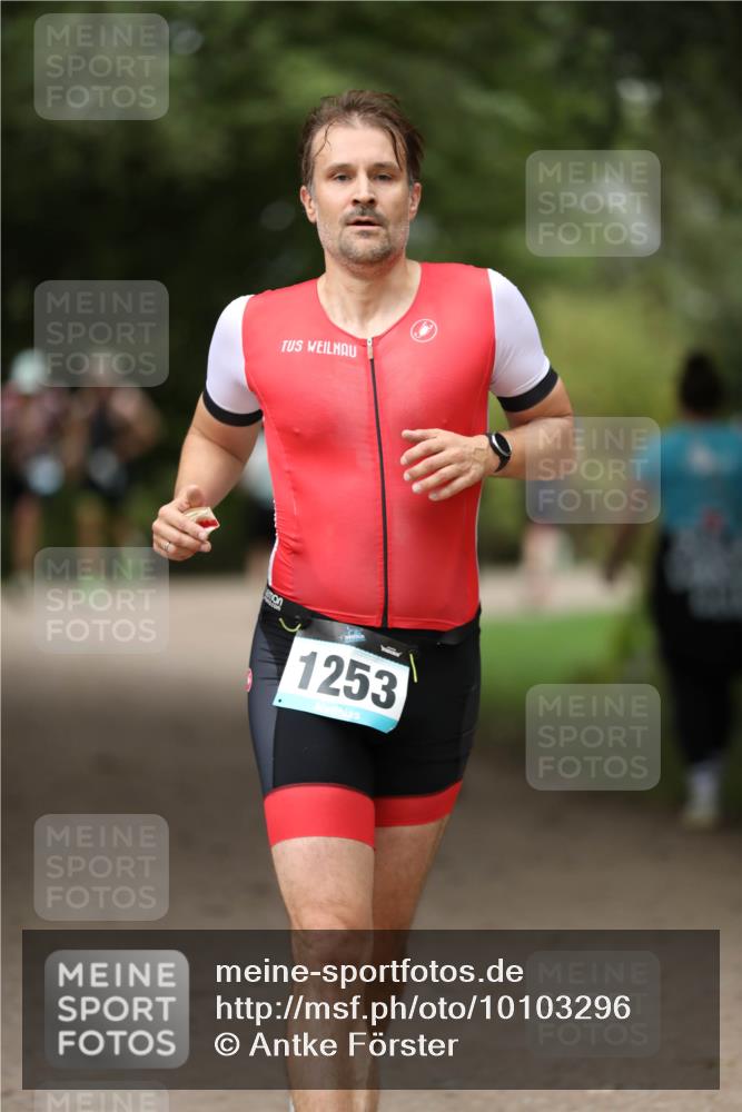 30.08.2026 - Elbe Triathlon Hamburg Antke Förster http://msf.ph/oto/10103296 30.08.2026 11:36:30 Laufen 1253 meine-sportfotos.de