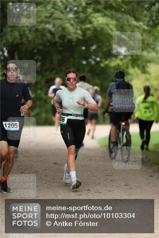 30.08.2026 - Elbe Triathlon Hamburg Antke Förster http://msf.ph/oto/10103304 30.08.2026 11:36:36 Laufen 1205, 36 meine-sportfotos.de