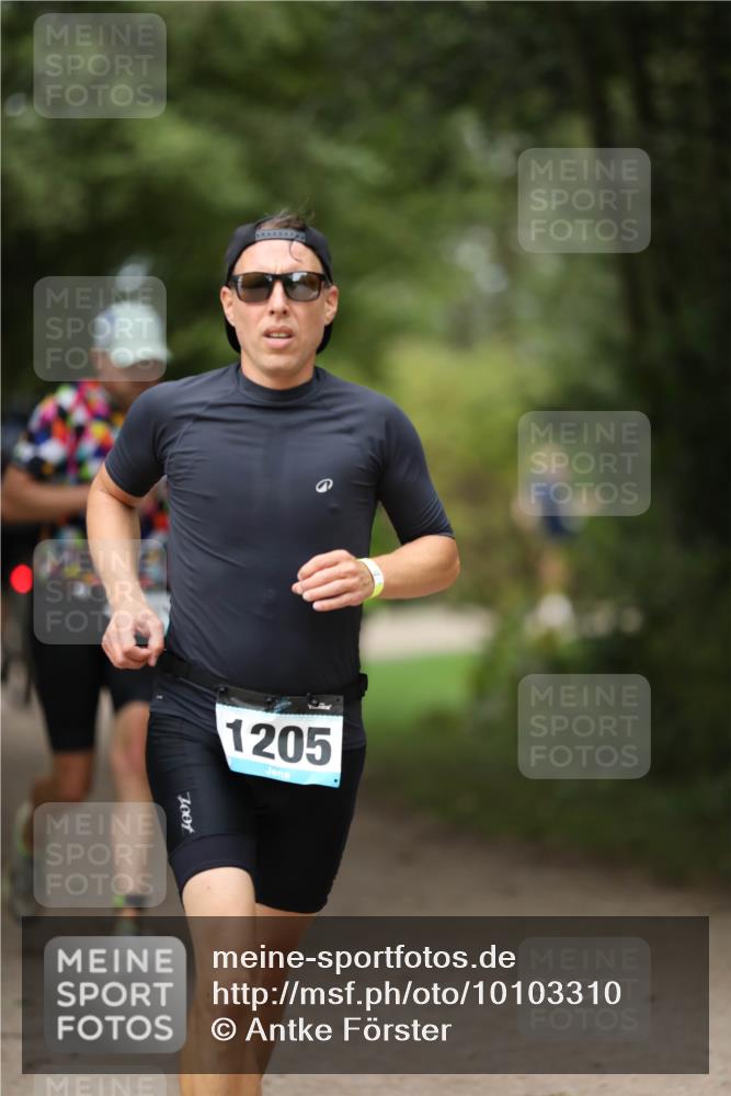 30.08.2026 - Elbe Triathlon Hamburg Antke Förster http://msf.ph/oto/10103310 30.08.2026 11:36:39 Laufen 1205, 7001 meine-sportfotos.de