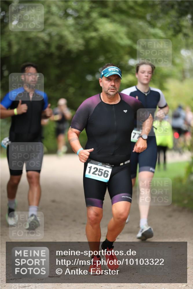 30.08.2026 - Elbe Triathlon Hamburg Antke Förster http://msf.ph/oto/10103322 30.08.2026 11:36:43 Laufen 1256, 70, 3 meine-sportfotos.de