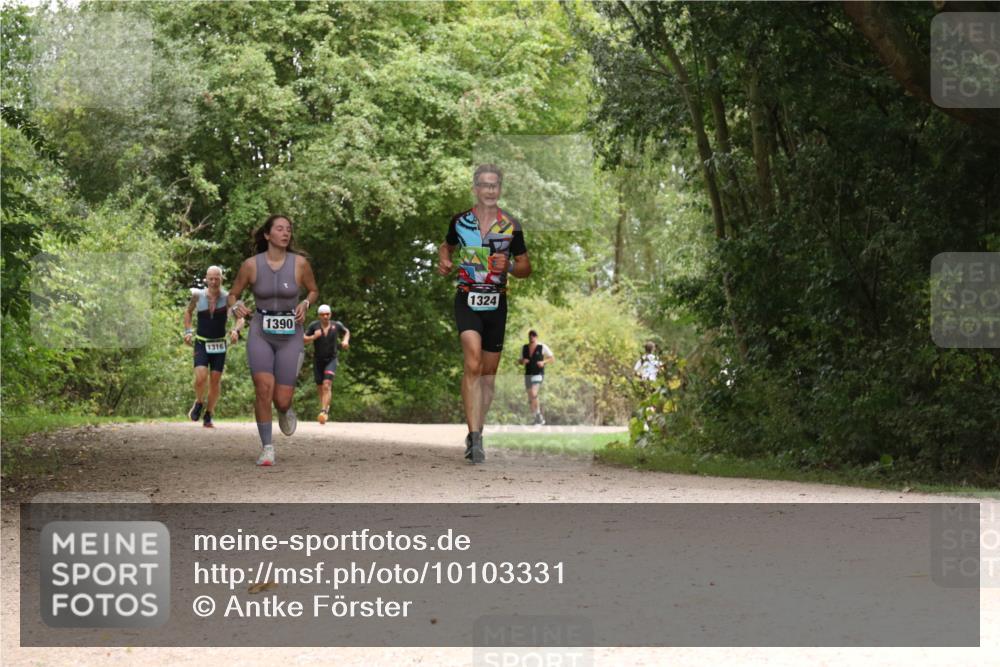30.08.2026 - Elbe Triathlon Hamburg Antke Förster http://msf.ph/oto/10103331 30.08.2026 11:40:34 Laufen 1316, 1390, 1324 meine-sportfotos.de