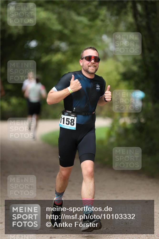 30.08.2026 - Elbe Triathlon Hamburg Antke Förster http://msf.ph/oto/10103332 30.08.2026 11:36:52 Laufen 158 meine-sportfotos.de