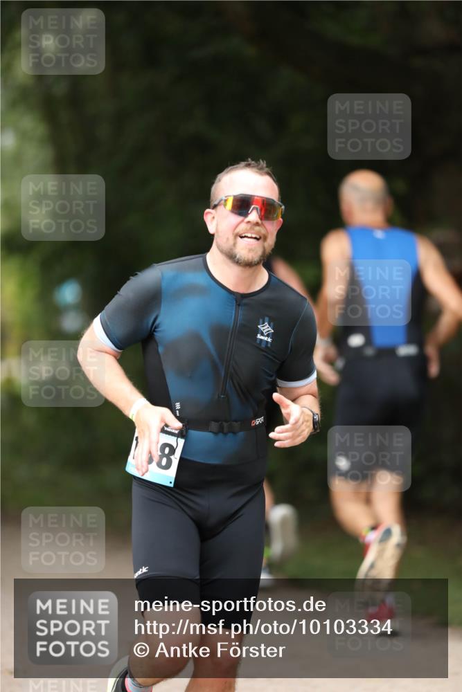 30.08.2026 - Elbe Triathlon Hamburg Antke Förster http://msf.ph/oto/10103334 30.08.2026 11:36:53 Laufen 18 meine-sportfotos.de