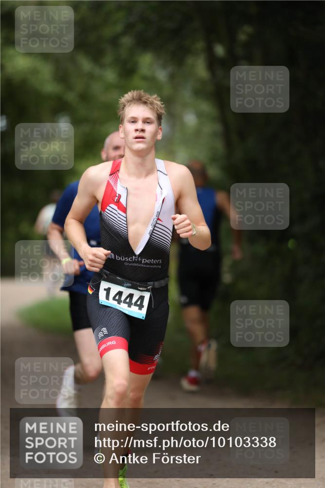 30.08.2026 - Elbe Triathlon Hamburg Antke Förster http://msf.ph/oto/10103338 30.08.2026 11:36:55 Laufen 1444 meine-sportfotos.de