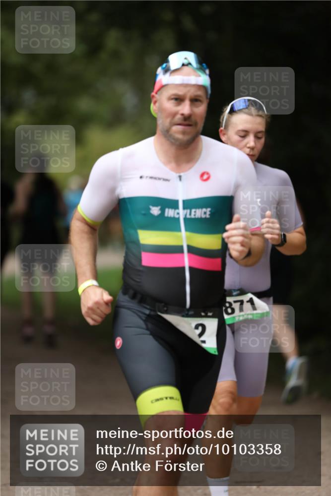 30.08.2026 - Elbe Triathlon Hamburg Antke Förster http://msf.ph/oto/10103358 30.08.2026 11:37:17 Laufen 2, 871 meine-sportfotos.de