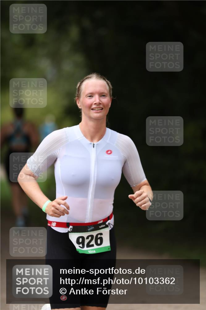 30.08.2026 - Elbe Triathlon Hamburg Antke Förster http://msf.ph/oto/10103362 30.08.2026 11:37:18 Laufen 926 meine-sportfotos.de
