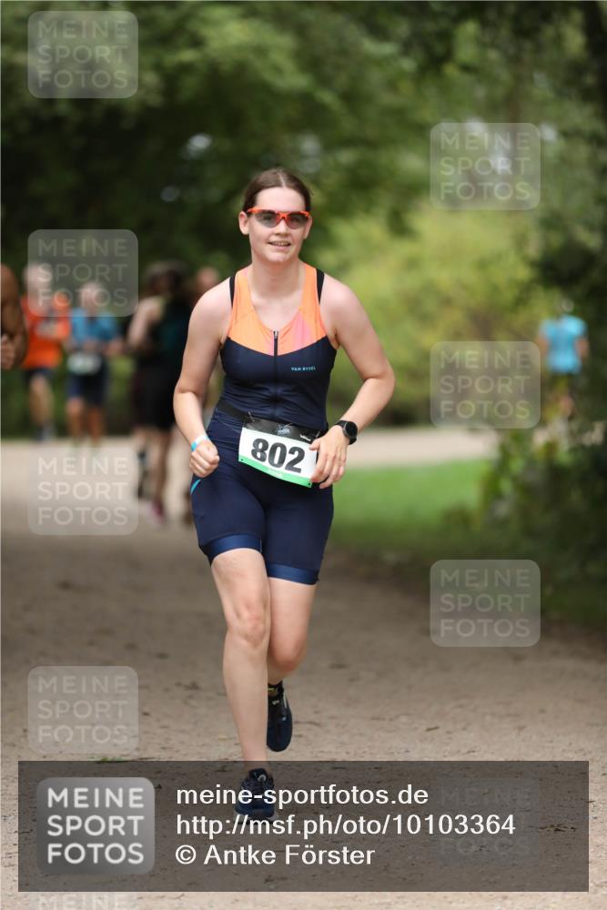 30.08.2026 - Elbe Triathlon Hamburg Antke Förster http://msf.ph/oto/10103364 30.08.2026 11:37:19 Laufen 802 meine-sportfotos.de