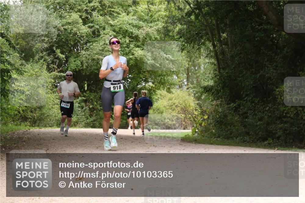 30.08.2026 - Elbe Triathlon Hamburg Antke Förster http://msf.ph/oto/10103365 30.08.2026 11:40:51 Laufen 1156, 918 meine-sportfotos.de