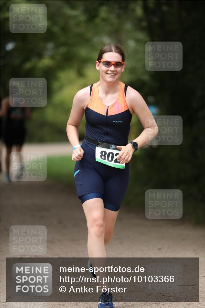 30.08.2026 - Elbe Triathlon Hamburg Antke Förster http://msf.ph/oto/10103366 30.08.2026 11:37:20 Laufen 802 meine-sportfotos.de