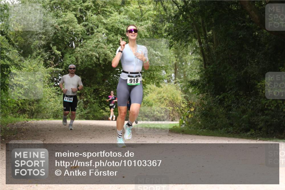 30.08.2026 - Elbe Triathlon Hamburg Antke Förster http://msf.ph/oto/10103367 30.08.2026 11:40:52 Laufen 1156, 918 meine-sportfotos.de