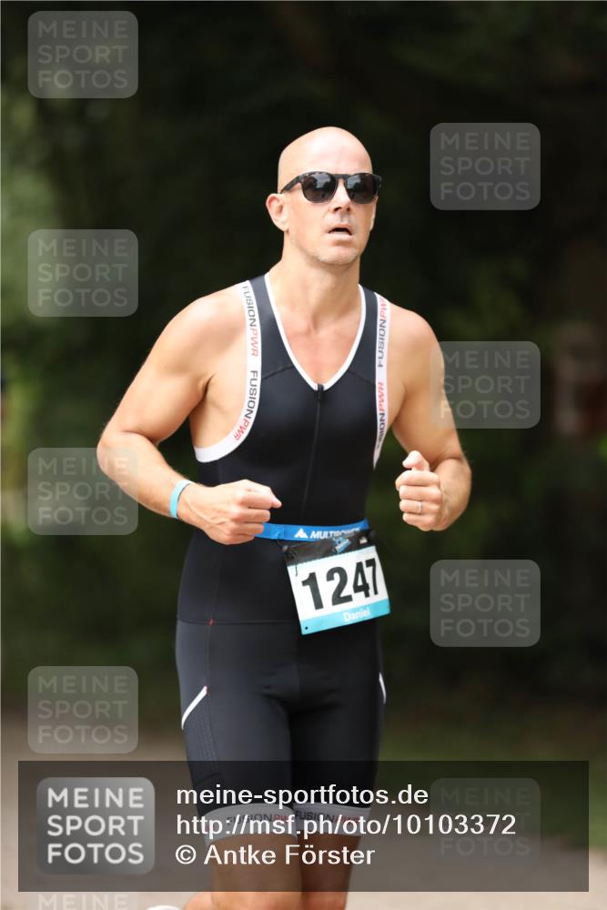 30.08.2026 - Elbe Triathlon Hamburg Antke Förster http://msf.ph/oto/10103372 30.08.2026 11:37:22 Laufen 1247 meine-sportfotos.de