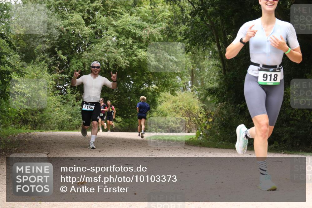 30.08.2026 - Elbe Triathlon Hamburg Antke Förster http://msf.ph/oto/10103373 30.08.2026 11:40:53 Laufen 1156, 918 meine-sportfotos.de