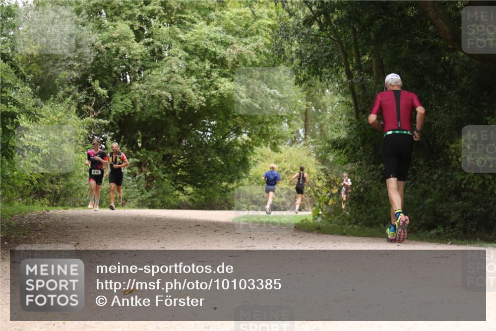 30.08.2026 - Elbe Triathlon Hamburg Antke Förster http://msf.ph/oto/10103385 30.08.2026 11:40:57 Laufen 816 meine-sportfotos.de