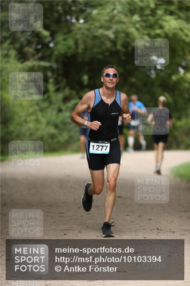 30.08.2026 - Elbe Triathlon Hamburg Antke Förster http://msf.ph/oto/10103394 30.08.2026 11:37:40 Laufen 1277 meine-sportfotos.de