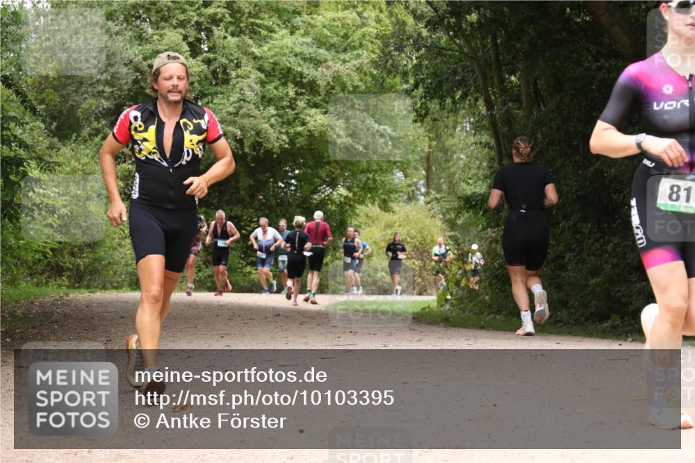 30.08.2026 - Elbe Triathlon Hamburg Antke Förster http://msf.ph/oto/10103395 30.08.2026 11:41:07 Laufen 81 meine-sportfotos.de