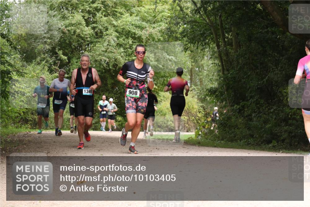 30.08.2026 - Elbe Triathlon Hamburg Antke Förster http://msf.ph/oto/10103405 30.08.2026 11:41:14 Laufen 1227, 1287, 53, 1345, 908, 300 meine-sportfotos.de