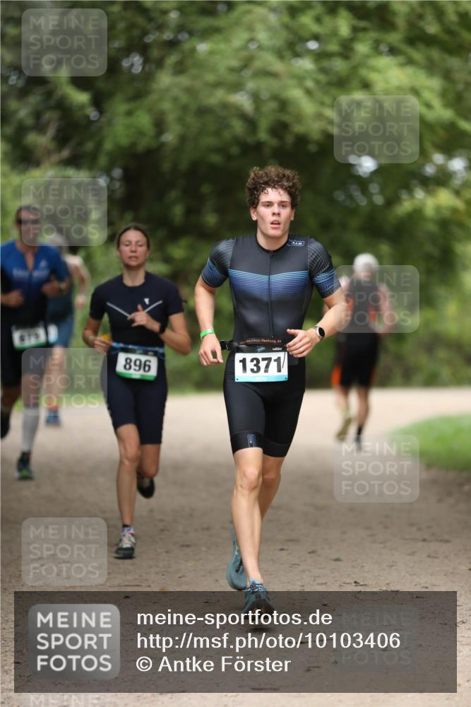 30.08.2026 - Elbe Triathlon Hamburg Antke Förster http://msf.ph/oto/10103406 30.08.2026 11:37:47 Laufen 919, 896, 1371 meine-sportfotos.de