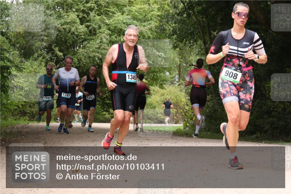 30.08.2026 - Elbe Triathlon Hamburg Antke Förster http://msf.ph/oto/10103411 30.08.2026 11:41:16 Laufen 1287, 1353, 1227, 1345, 908, 7001 meine-sportfotos.de