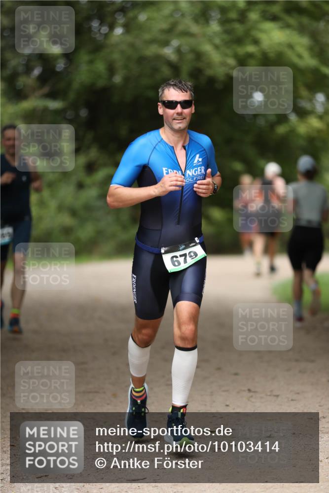 30.08.2026 - Elbe Triathlon Hamburg Antke Förster http://msf.ph/oto/10103414 30.08.2026 11:37:51 Laufen 679 meine-sportfotos.de