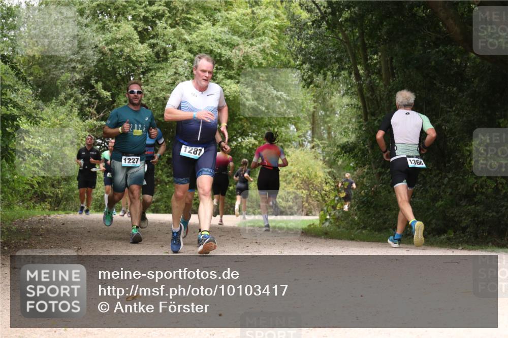 30.08.2026 - Elbe Triathlon Hamburg Antke Förster http://msf.ph/oto/10103417 30.08.2026 11:41:18 Laufen 3, 1227, 1287, 1366 meine-sportfotos.de