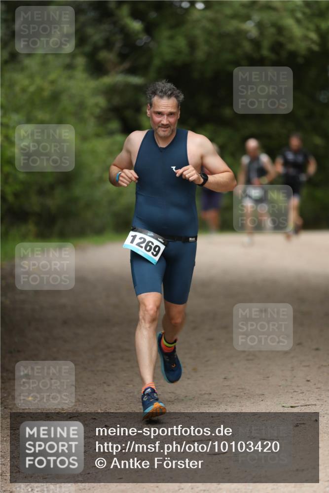 30.08.2026 - Elbe Triathlon Hamburg Antke Förster http://msf.ph/oto/10103420 30.08.2026 11:37:53 Laufen 1269 meine-sportfotos.de