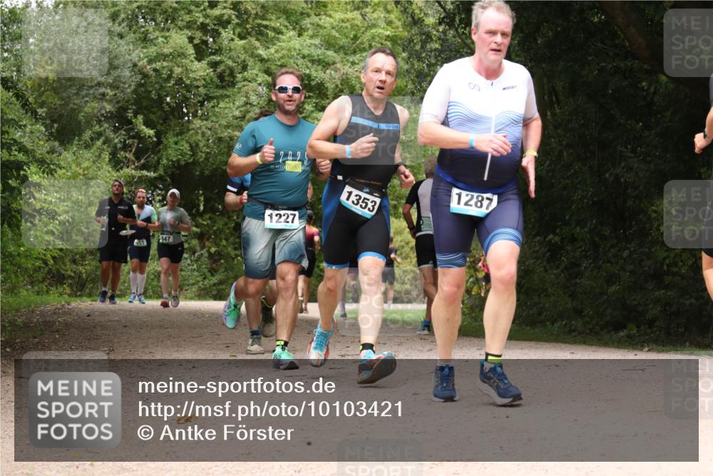 30.08.2026 - Elbe Triathlon Hamburg Antke Förster http://msf.ph/oto/10103421 30.08.2026 11:41:20 Laufen 847, 483, 2025, 1227, 1353, 1287 meine-sportfotos.de