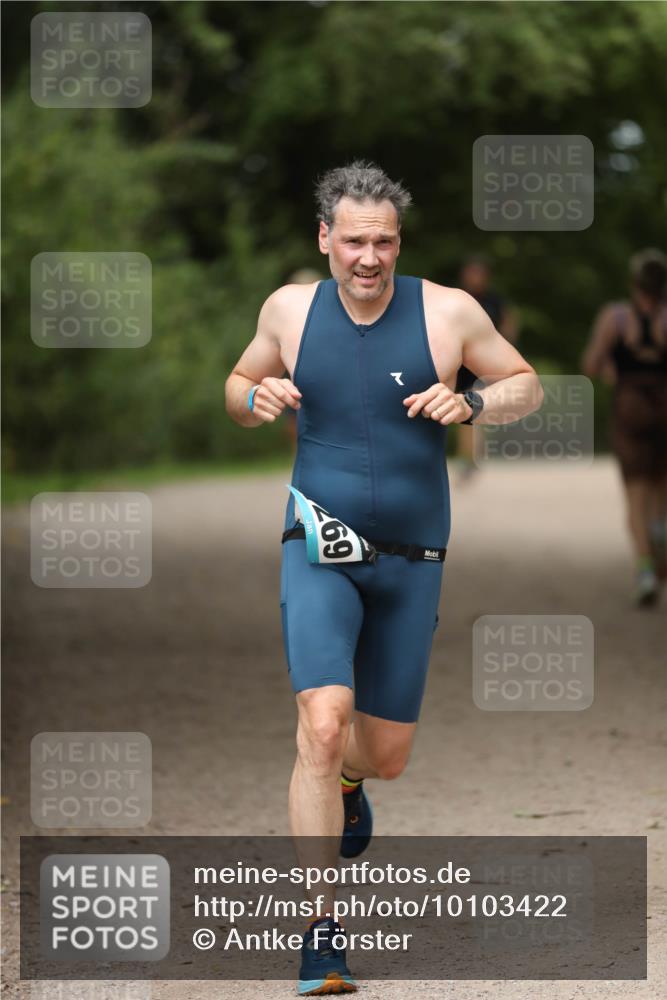 30.08.2026 - Elbe Triathlon Hamburg Antke Förster http://msf.ph/oto/10103422 30.08.2026 11:37:54 Laufen 697 meine-sportfotos.de