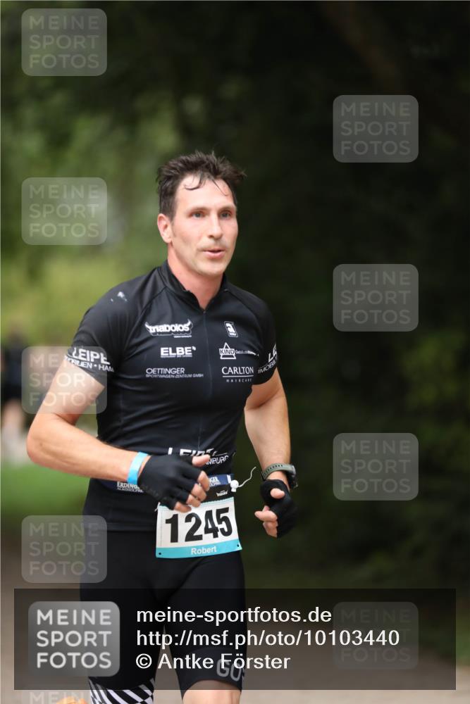 30.08.2026 - Elbe Triathlon Hamburg Antke Förster http://msf.ph/oto/10103440 30.08.2026 11:38:03 Laufen 1245 meine-sportfotos.de