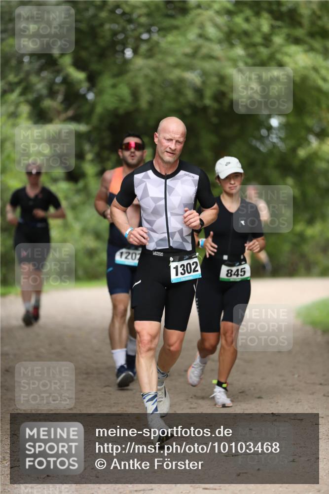 30.08.2026 - Elbe Triathlon Hamburg Antke Förster http://msf.ph/oto/10103468 30.08.2026 11:38:25 Laufen 1207, 1302, 845 meine-sportfotos.de