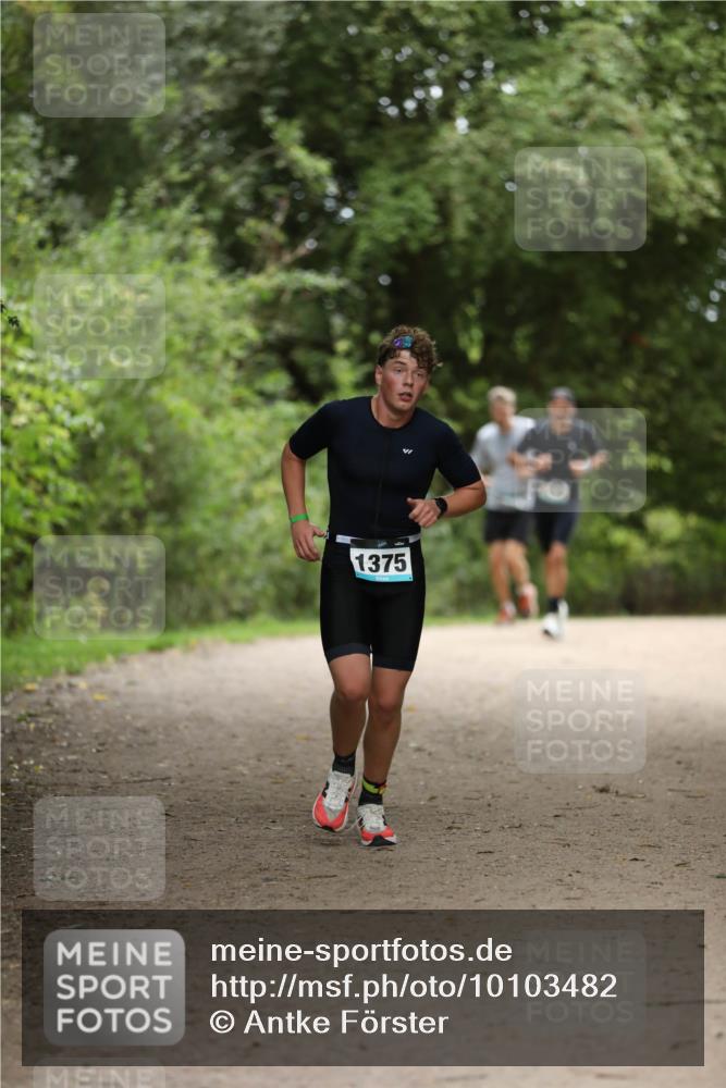 30.08.2026 - Elbe Triathlon Hamburg Antke Förster http://msf.ph/oto/10103482 30.08.2026 11:38:48 Laufen 1375 meine-sportfotos.de