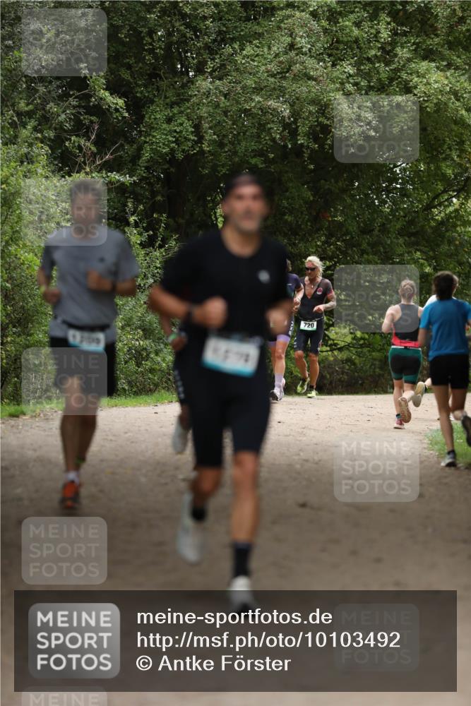 30.08.2026 - Elbe Triathlon Hamburg Antke Förster http://msf.ph/oto/10103492 30.08.2026 11:38:56 Laufen 1300, 720 meine-sportfotos.de