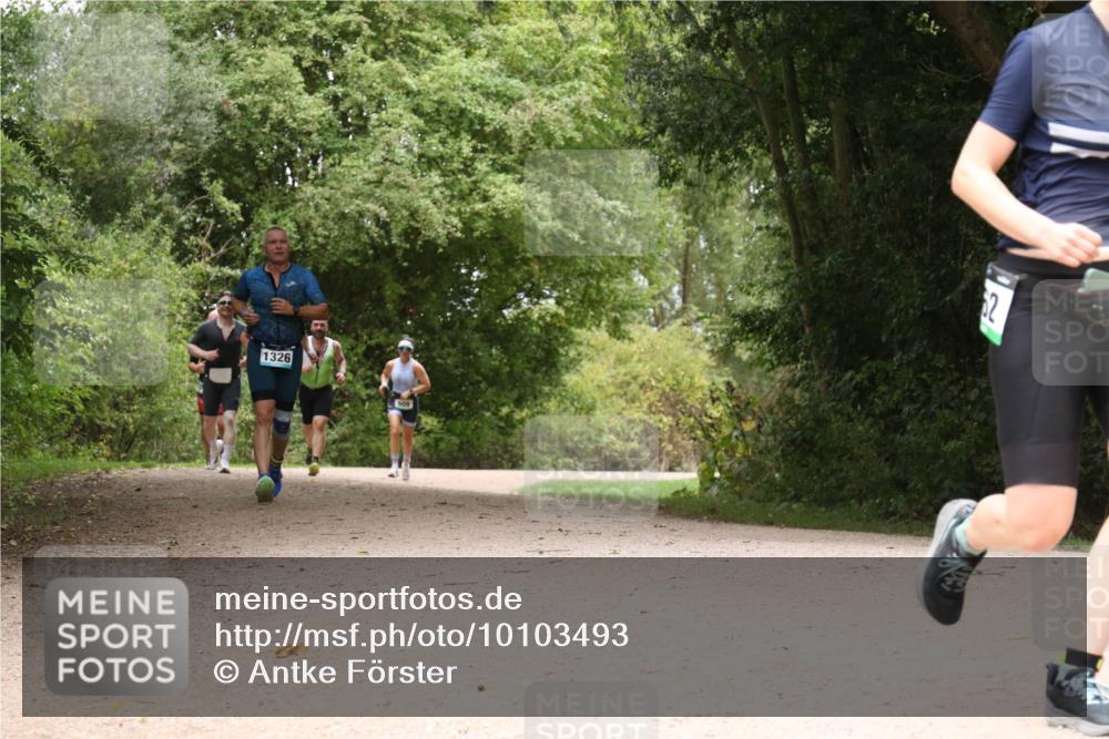 30.08.2026 - Elbe Triathlon Hamburg Antke Förster http://msf.ph/oto/10103493 30.08.2026 11:41:57 Laufen 1326, 2 meine-sportfotos.de