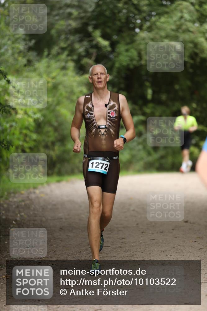 30.08.2026 - Elbe Triathlon Hamburg Antke Förster http://msf.ph/oto/10103522 30.08.2026 11:39:16 Laufen 1272 meine-sportfotos.de