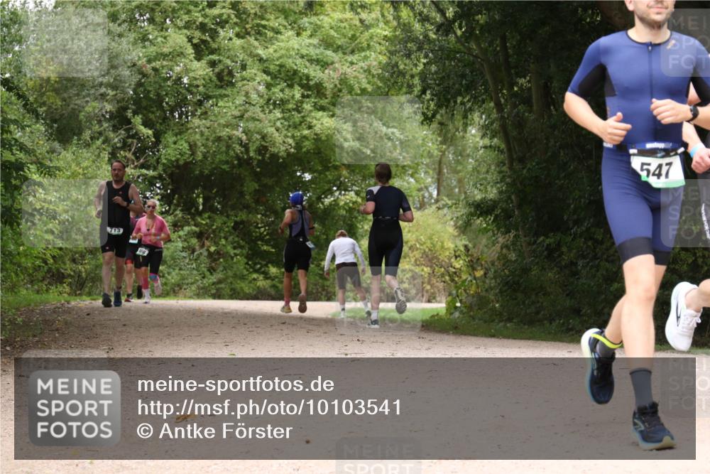 30.08.2026 - Elbe Triathlon Hamburg Antke Förster http://msf.ph/oto/10103541 30.08.2026 11:42:24 Laufen 547 meine-sportfotos.de