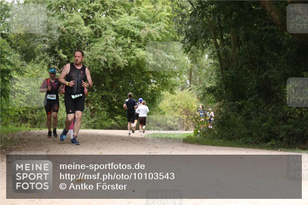 30.08.2026 - Elbe Triathlon Hamburg Antke Förster http://msf.ph/oto/10103543 30.08.2026 11:42:28 Laufen 1265 meine-sportfotos.de