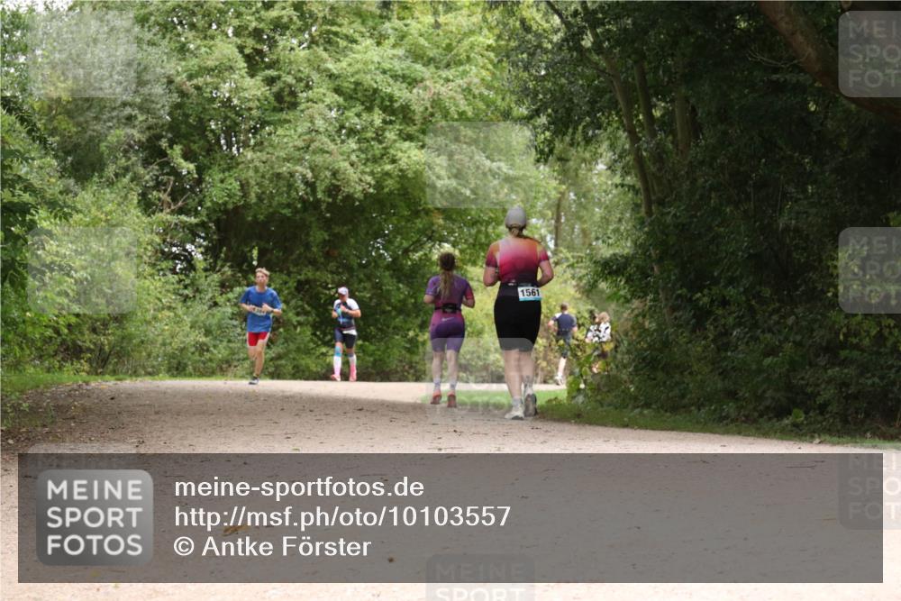30.08.2026 - Elbe Triathlon Hamburg Antke Förster http://msf.ph/oto/10103557 30.08.2026 11:42:34 Laufen 4384, 1561 meine-sportfotos.de