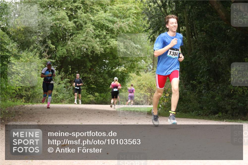 30.08.2026 - Elbe Triathlon Hamburg Antke Förster http://msf.ph/oto/10103563 30.08.2026 11:42:41 Laufen 1384 meine-sportfotos.de