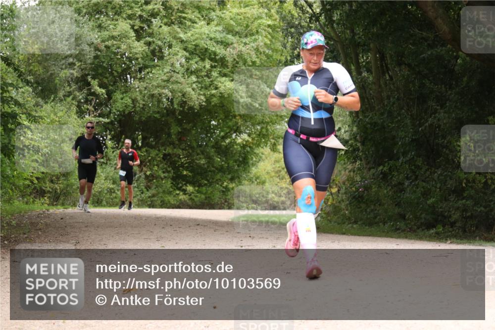 30.08.2026 - Elbe Triathlon Hamburg Antke Förster http://msf.ph/oto/10103569 30.08.2026 11:42:46 Laufen  meine-sportfotos.de