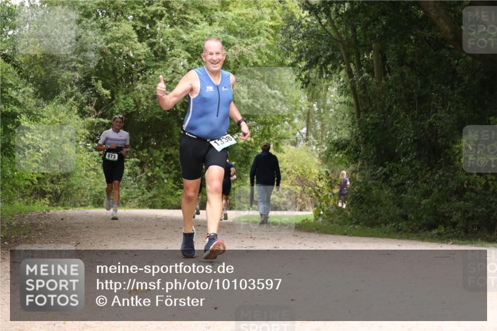 30.08.2026 - Elbe Triathlon Hamburg Antke Förster http://msf.ph/oto/10103597 30.08.2026 11:43:19 Laufen 873, 1338 meine-sportfotos.de