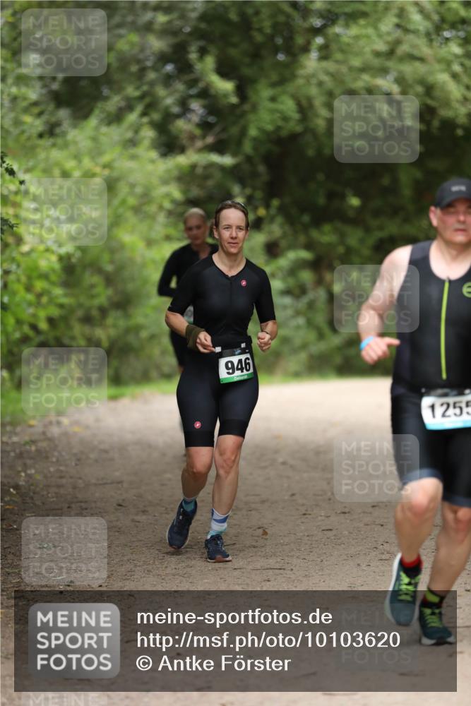 30.08.2026 - Elbe Triathlon Hamburg Antke Förster http://msf.ph/oto/10103620 30.08.2026 11:40:24 Laufen 946, 1255 meine-sportfotos.de