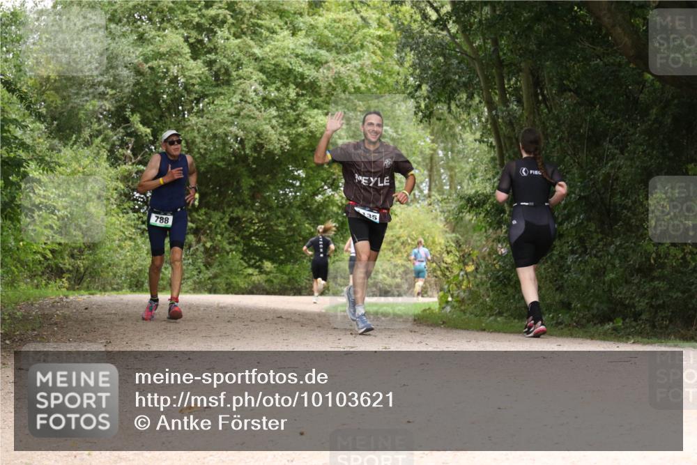 30.08.2026 - Elbe Triathlon Hamburg Antke Förster http://msf.ph/oto/10103621 30.08.2026 11:43:42 Laufen 788, 135 meine-sportfotos.de