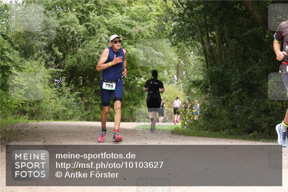 30.08.2026 - Elbe Triathlon Hamburg Antke Förster http://msf.ph/oto/10103627 30.08.2026 11:43:44 Laufen 788 meine-sportfotos.de